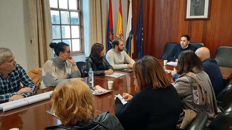 El alcalde mantuvo este lunes una reunión con la plataforma ciudadana (Foto TA)
